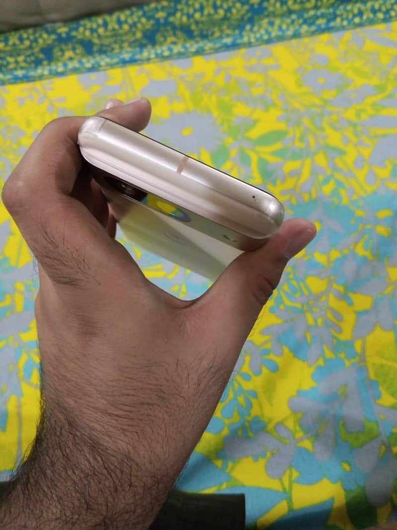 Google Pixel 8 4