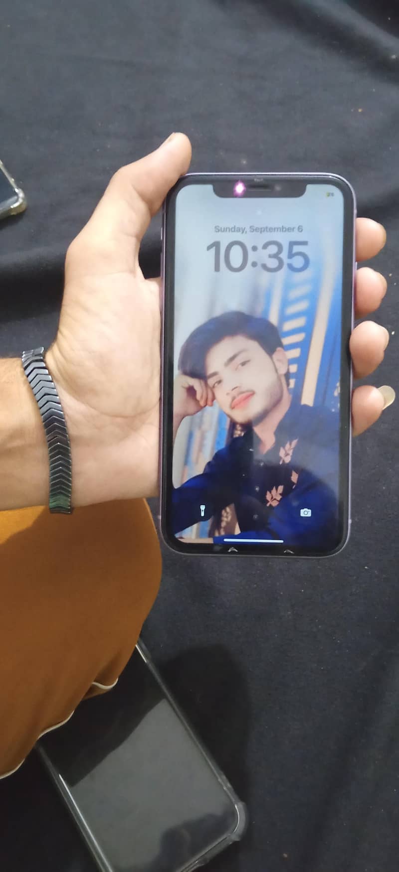 Apple iPhone 11 4