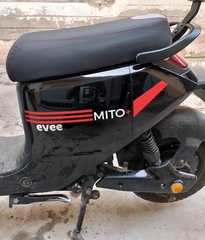 Mito Plus Evee Scooty