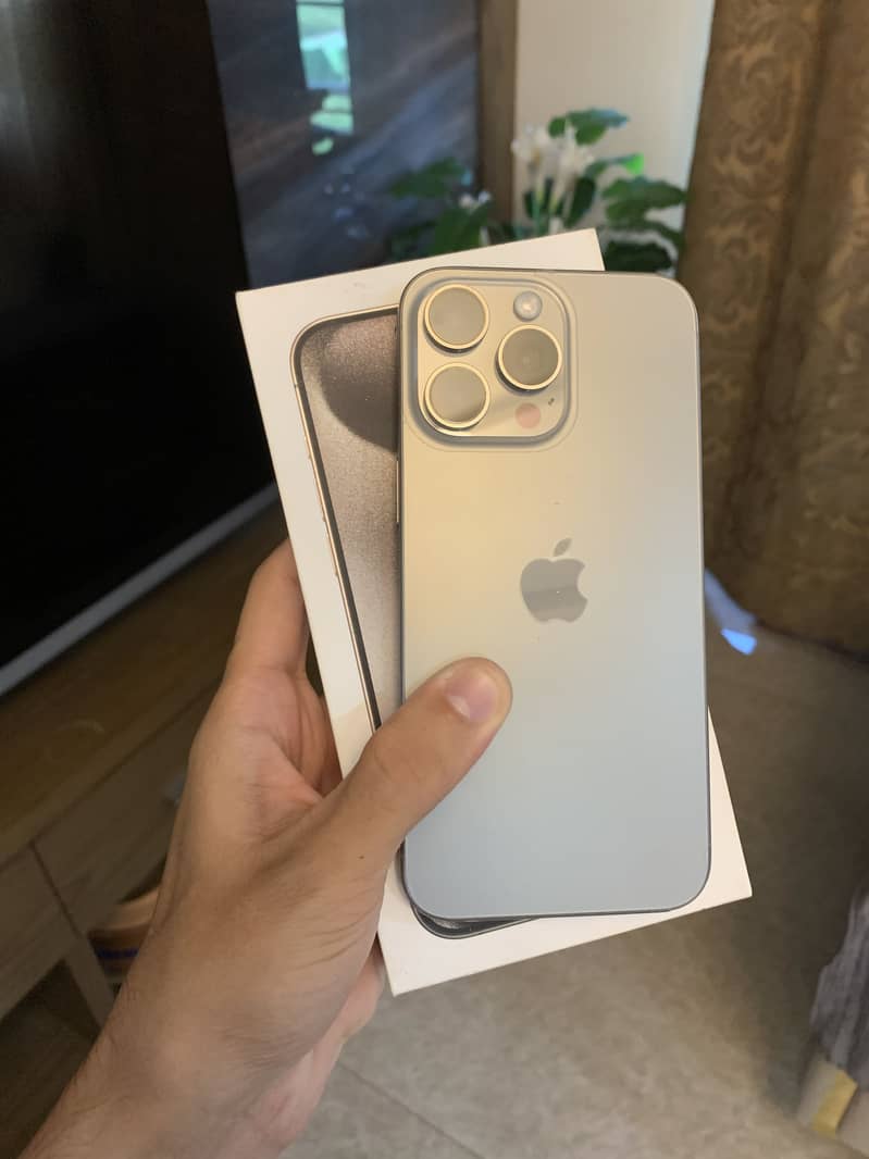 iPhone 15 Pro Max 0