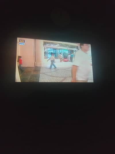 smart led internet wali bilkul new hy cotton k sath hy. 43 inches hy