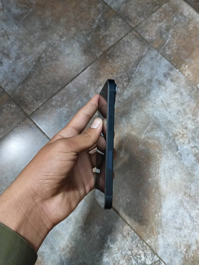 Apple iPhone 13 1