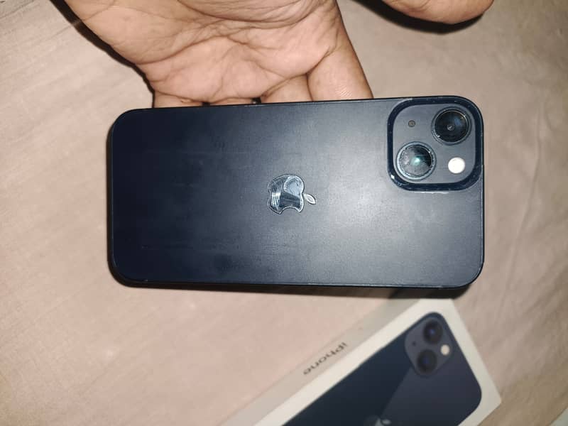 Apple iPhone 13 4