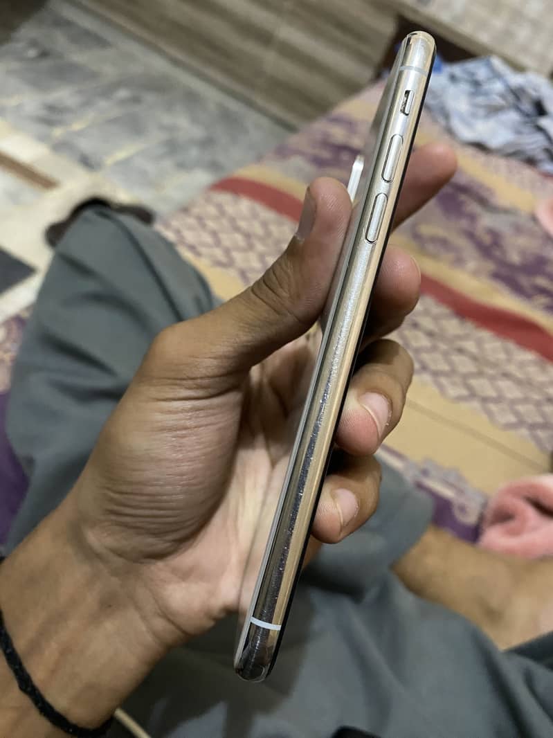 Apple iPhone X 1