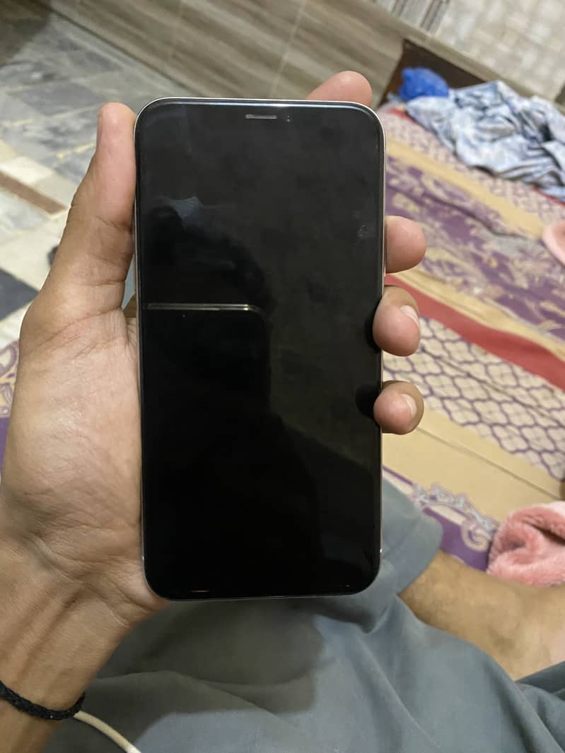 Apple iPhone X 4