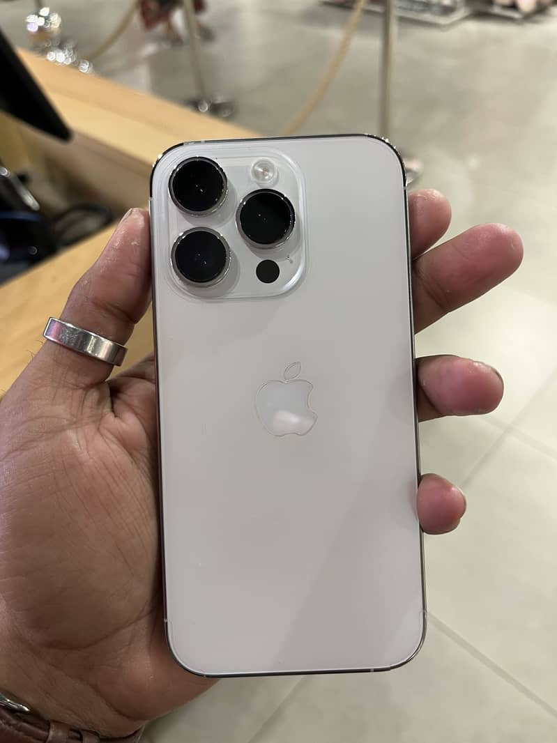 Apple iPhone 14 Pro 2