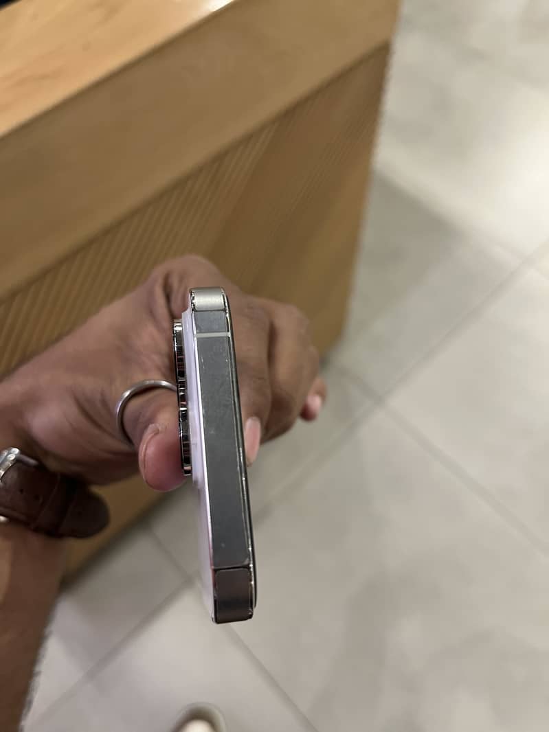 Apple iPhone 14 Pro 4