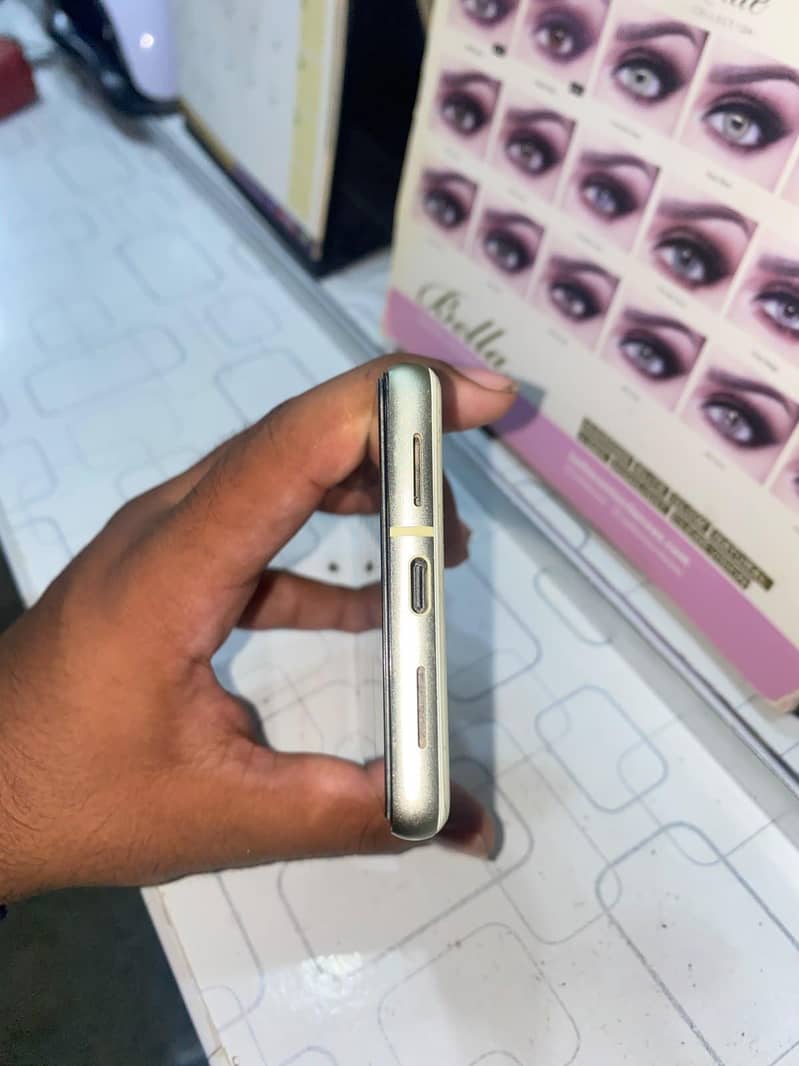 Google Pixel 7 5