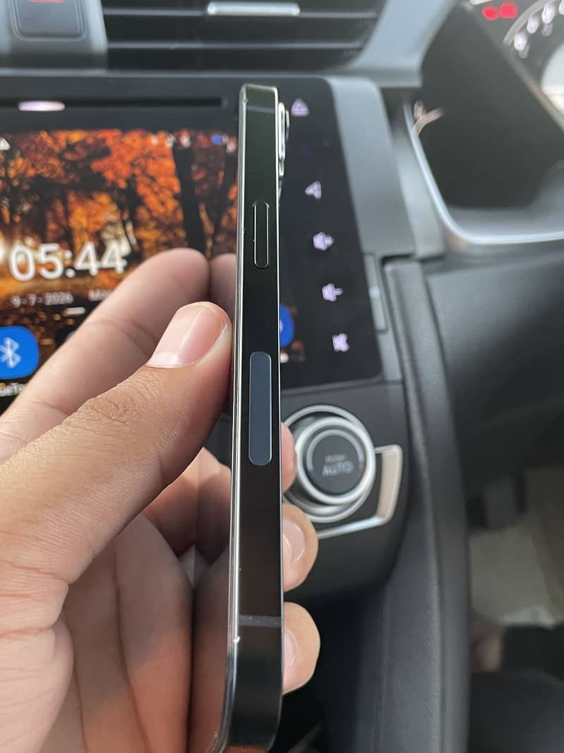 Apple iPhone 14 5