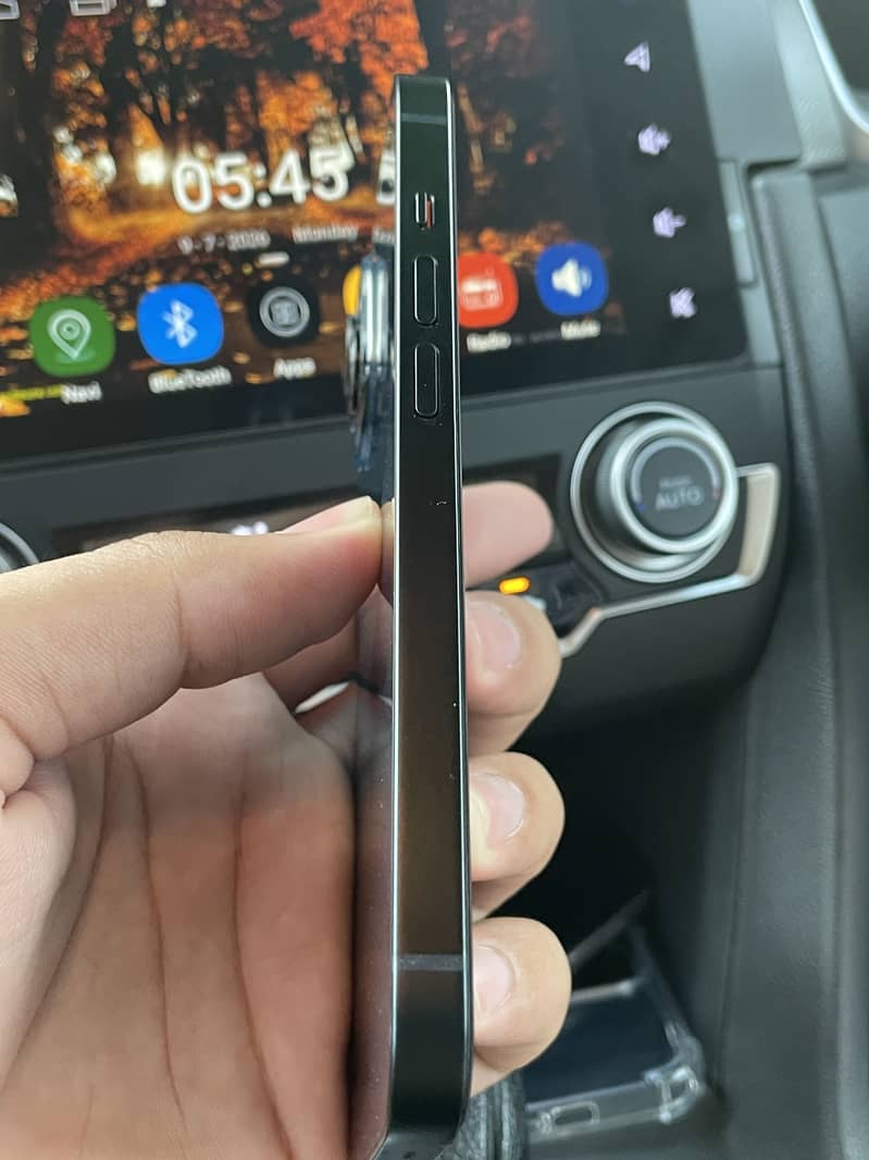 Apple iPhone 14 7
