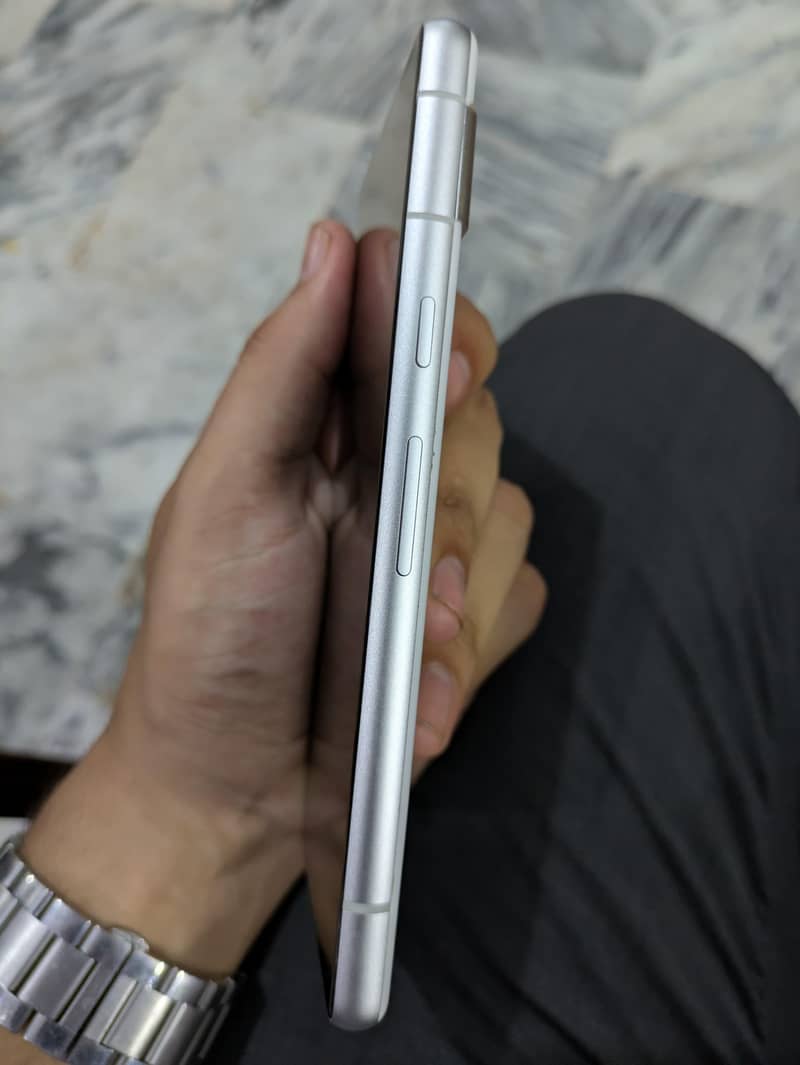 Google Pixel 7a 2