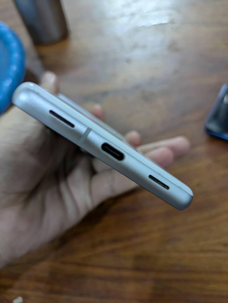 Google Pixel 7a 4