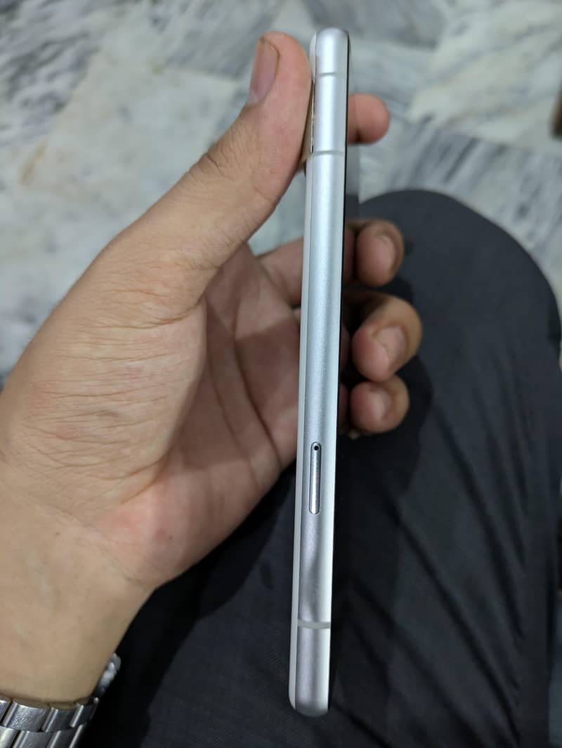 Google Pixel 7a 5