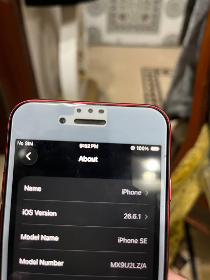 Apple iPhone SE 8