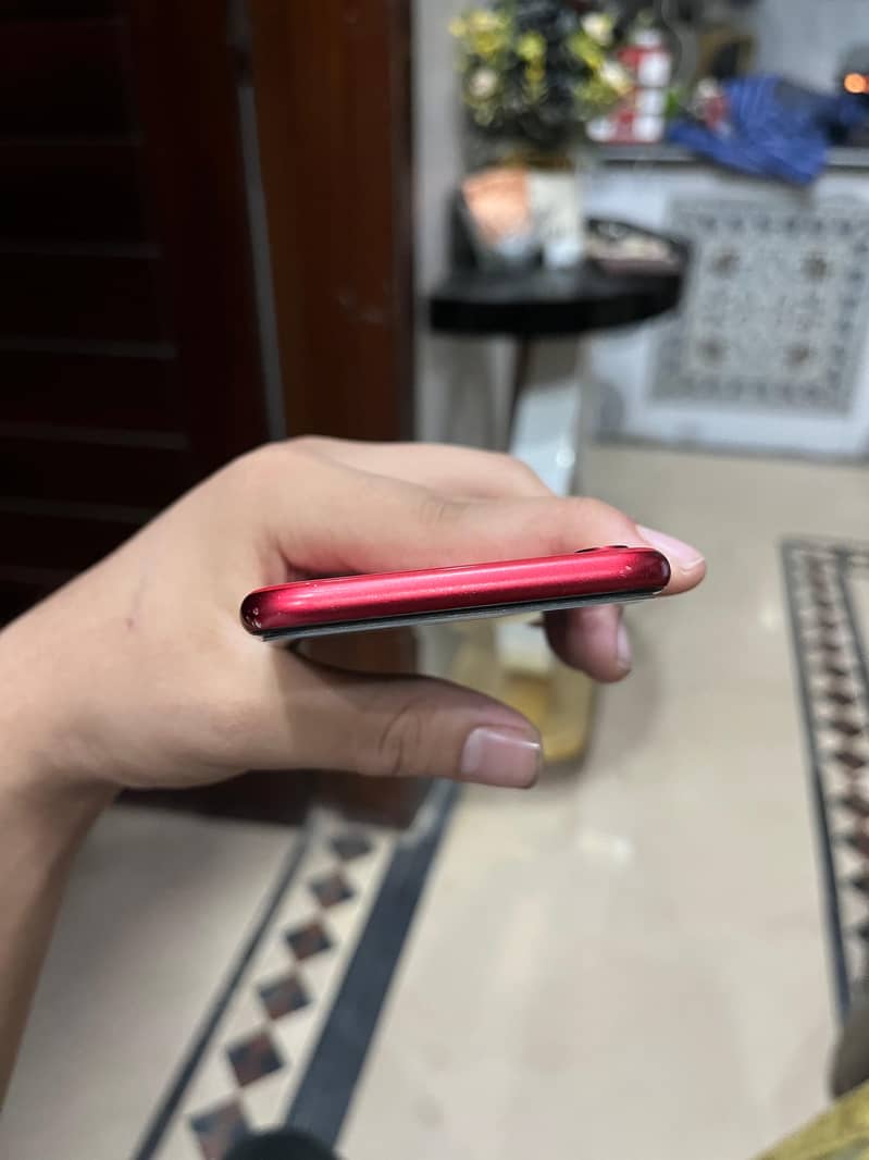 Apple iPhone SE 10