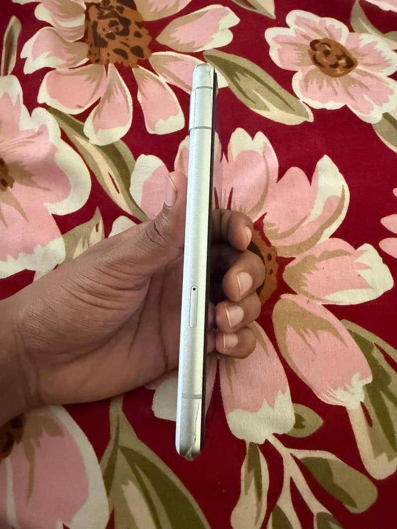 Google Pixel 7a 2