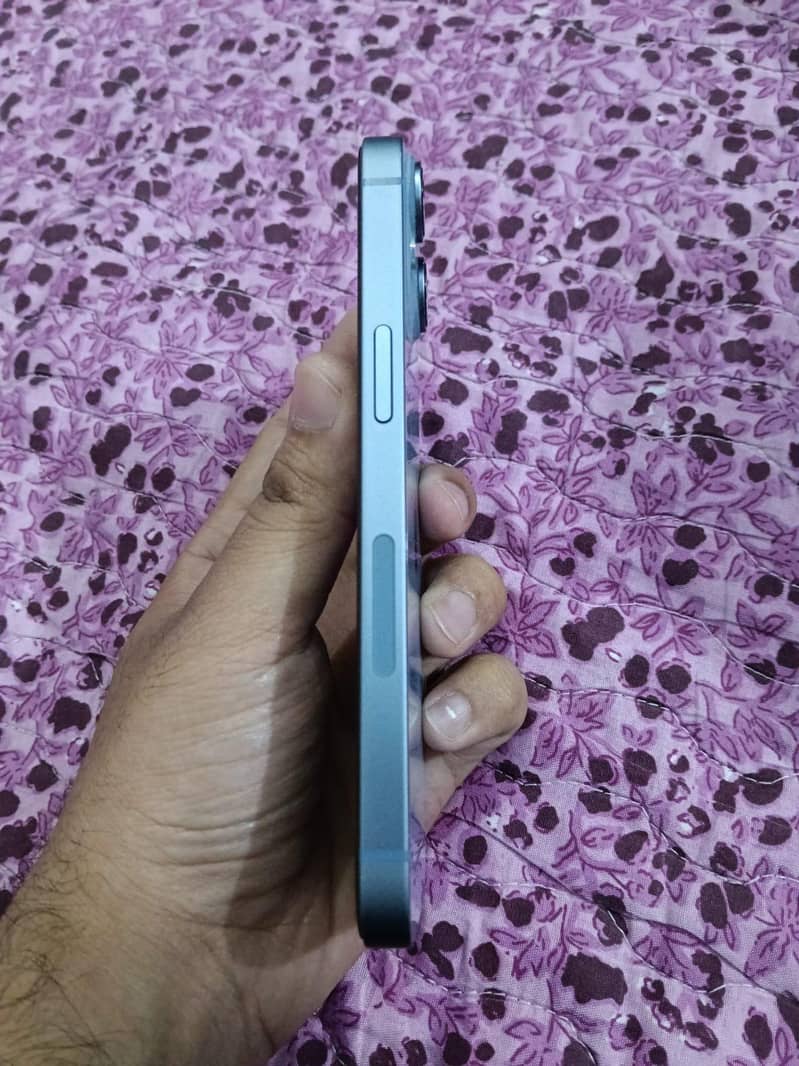 iPhone 14 3