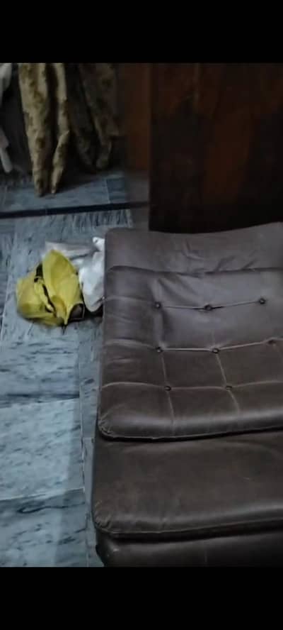 7 seater sofa set used but in good condition