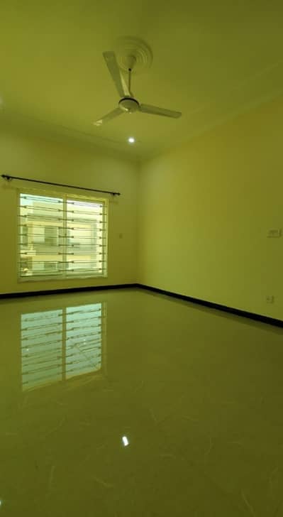 Bahria Enclave 5 Corner House Available For Sale Near To Park