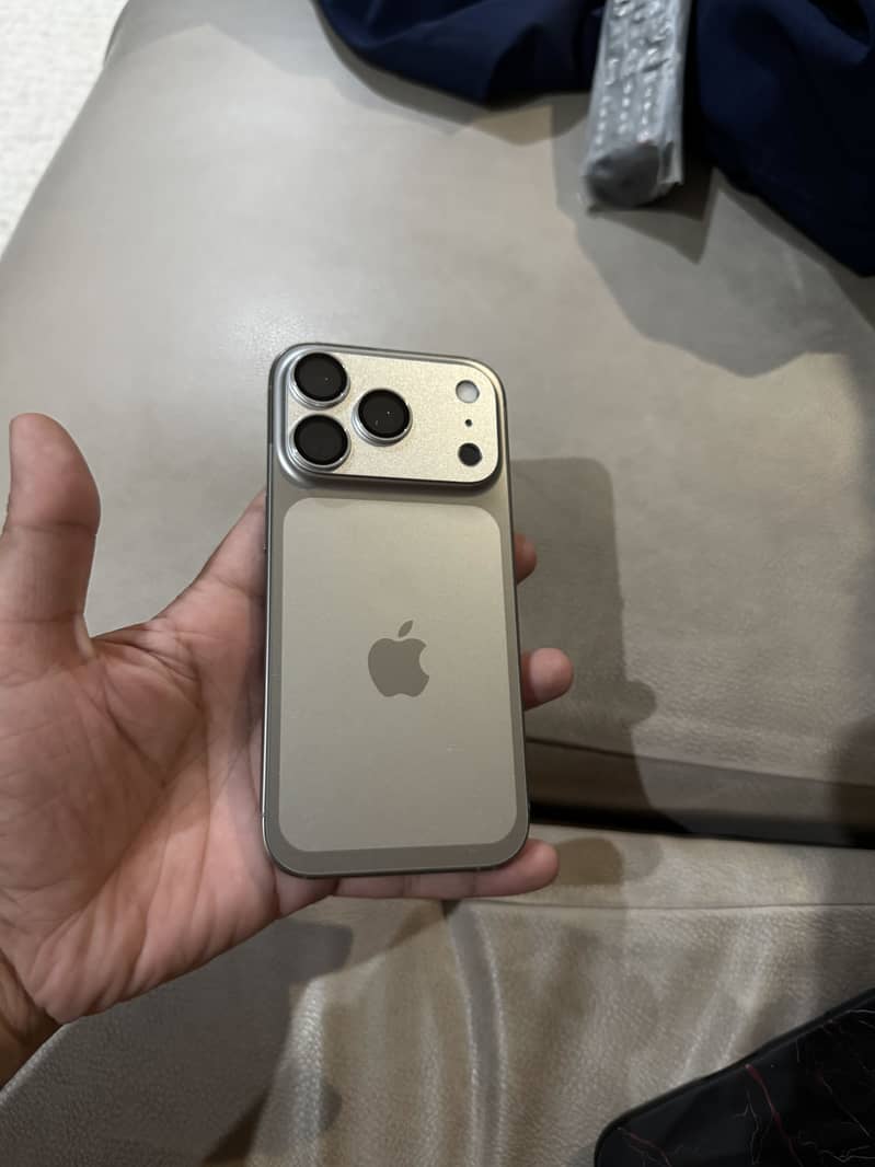 iPhone 16 Pro 0