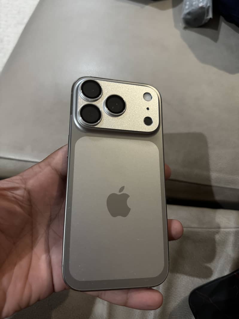 iPhone 16 Pro 6