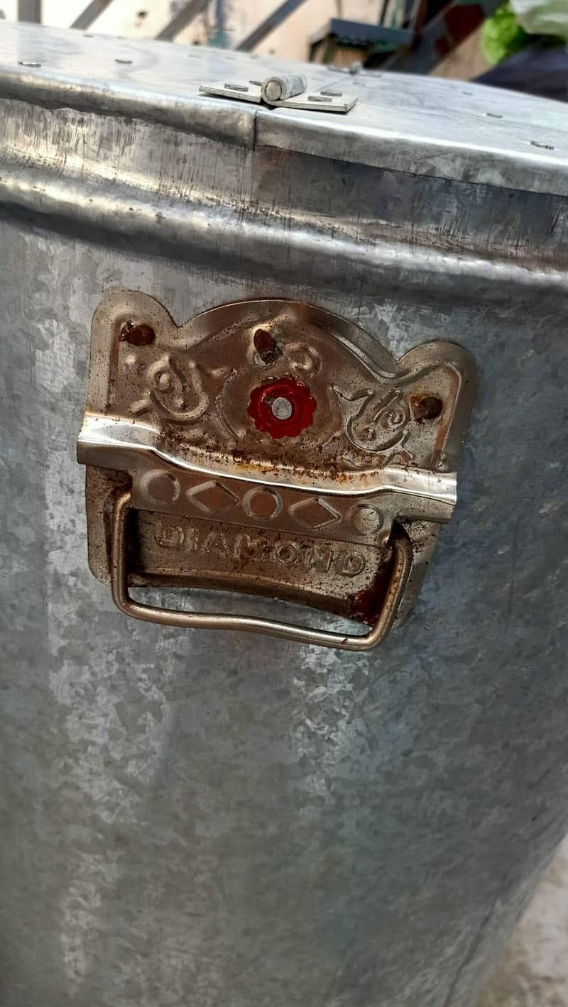 Aata container 3
