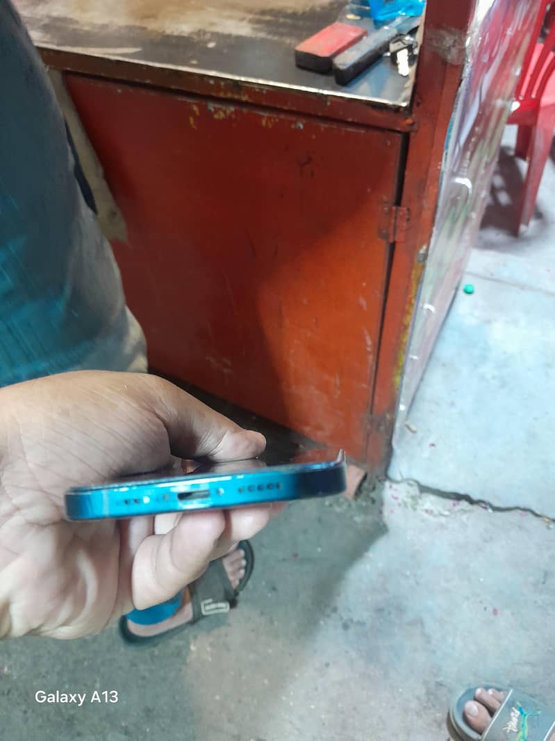 Apple iPhone 12 3