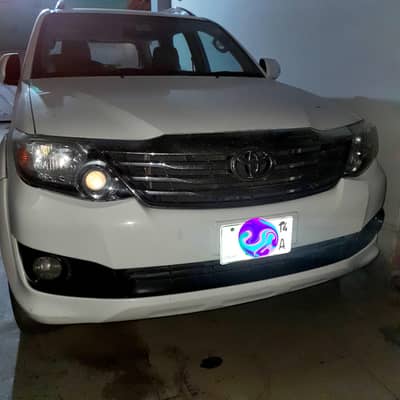 Toyota Fortuner V 2014