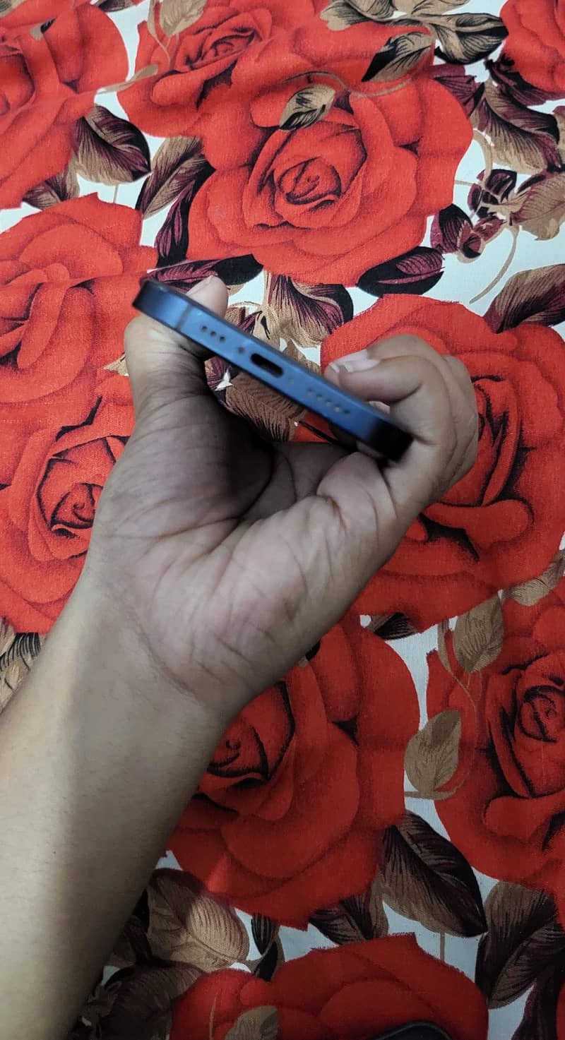 Apple iPhone 12 7