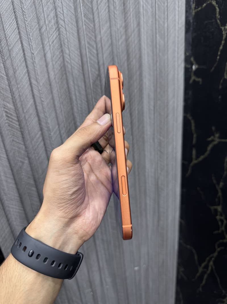 iPhone 17 Pro Max 3