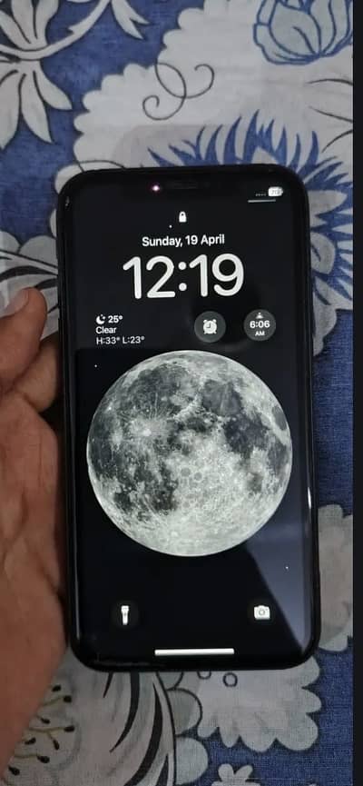 Apple iPhone 11 factory unlock urgent sale 10 x 10 condition
