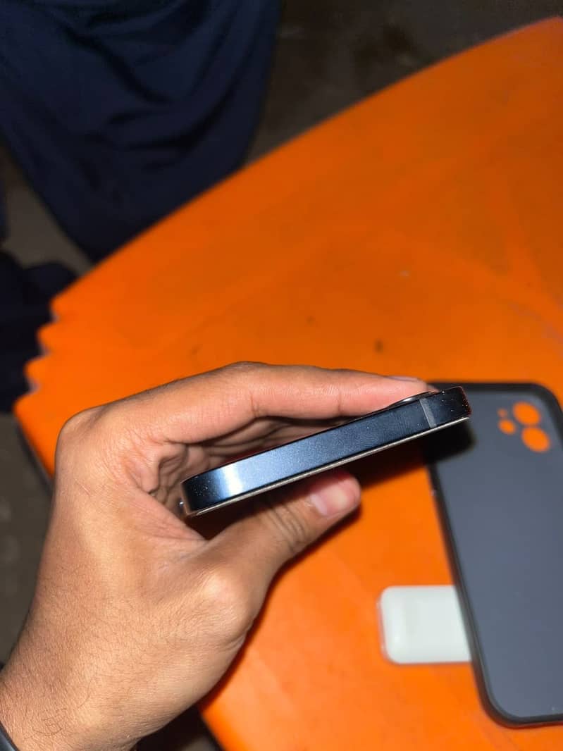 Apple iPhone 12 5