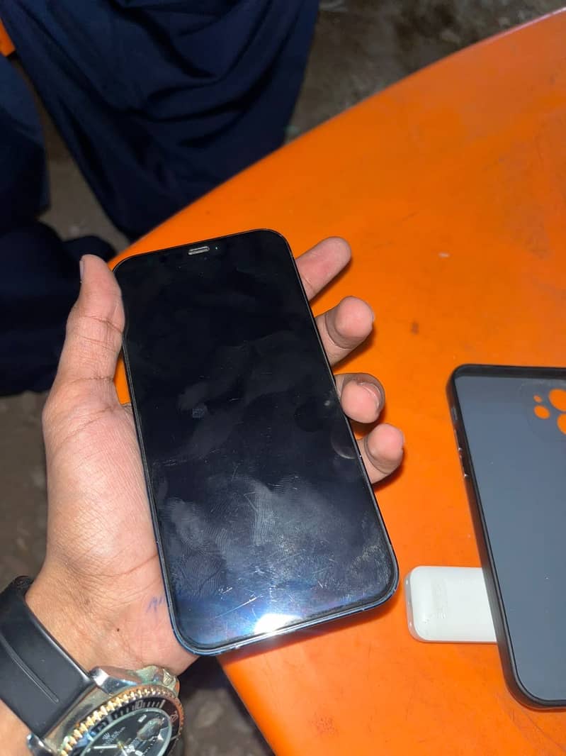 Apple iPhone 12 7