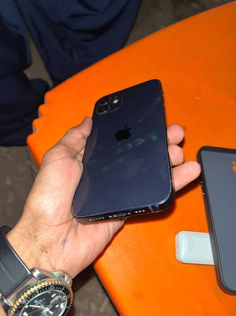Apple iPhone 12 8