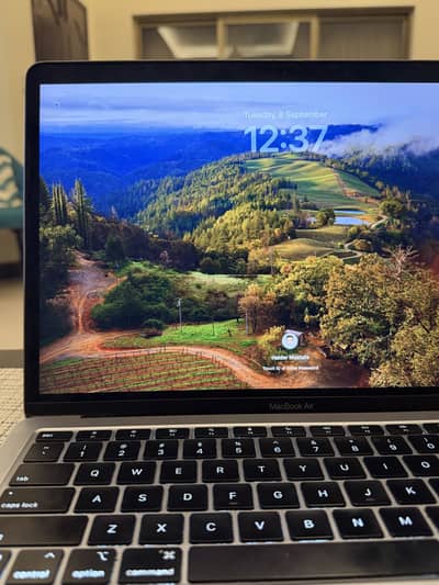 Macbook Air M1 2020 (8 GB/256 GB)