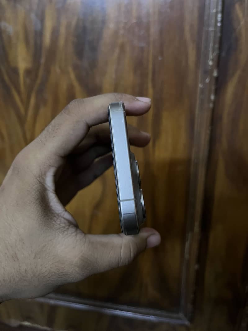 Apple iPhone 15 Pro | 100% Battery Health | 270 Cycles | Box 5