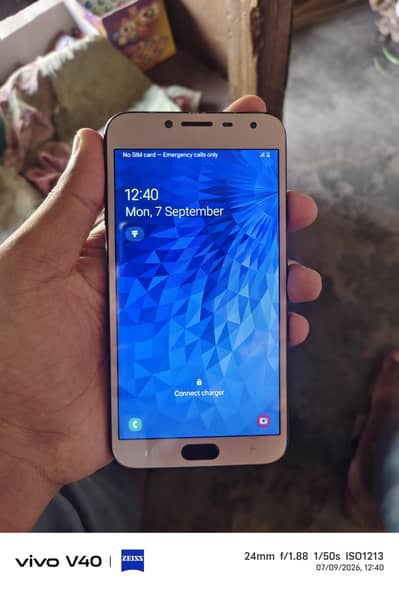 Samsung Mobile J4