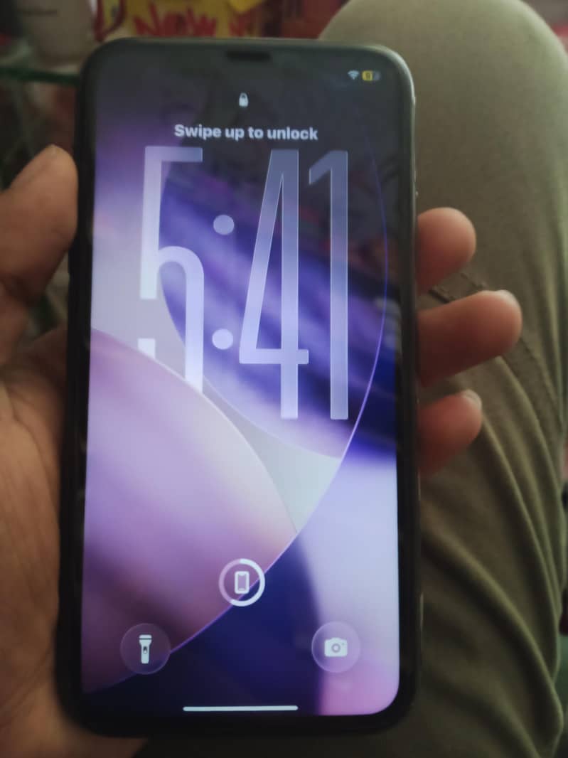 Apple iPhone 11 4