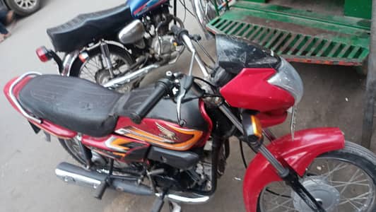 Honda pridor 100 cc model 2022 0/3///3//9//4///0///8//0//8//8//8/)