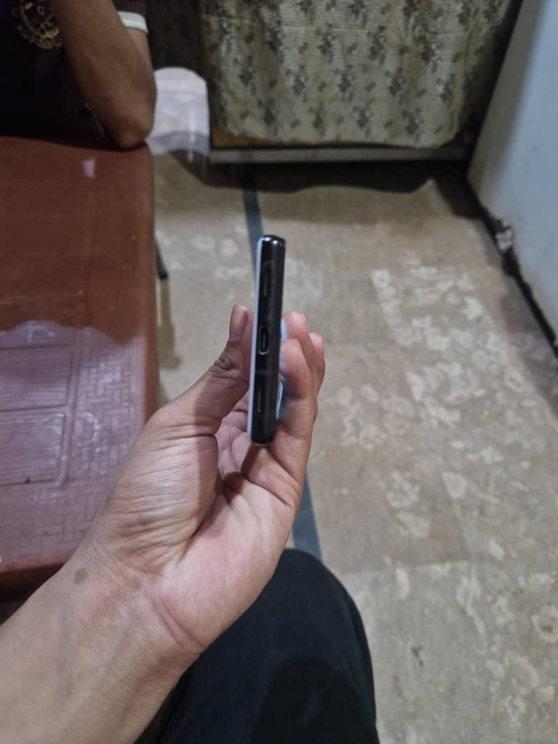 Google Pixel 6a 4