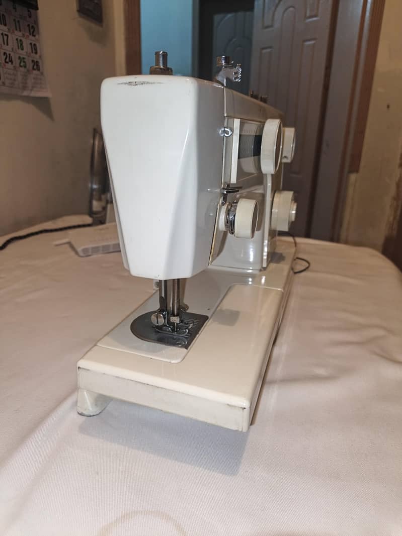 Japan Model (Singer Merritt SR-208) 3