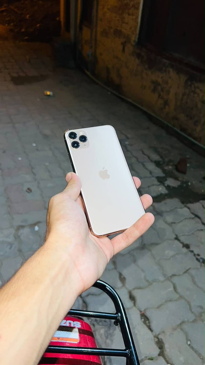 Apple iPhone 11 Pro Max 3