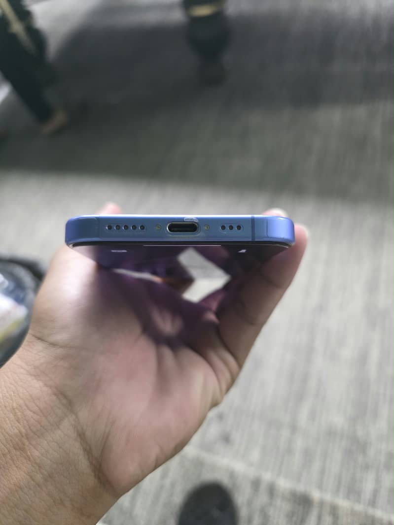Apple iPhone 16 1