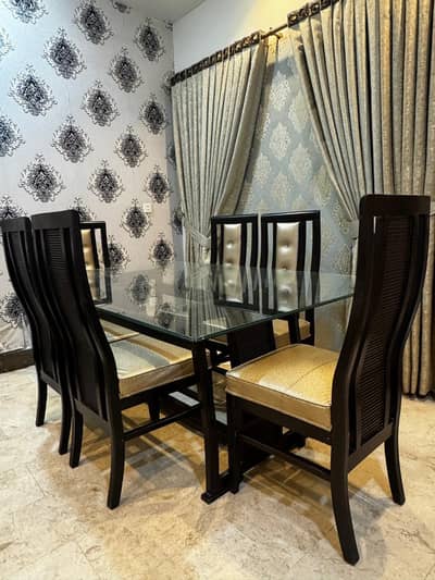 Dining table with 6 chairs