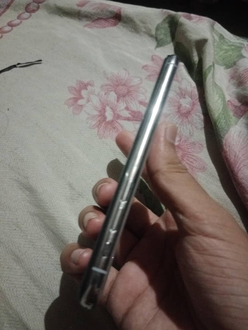Apple iPhone X 4