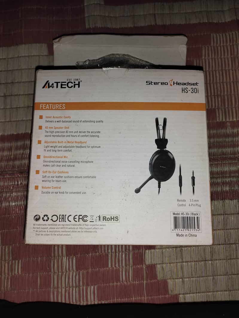 headphone 0