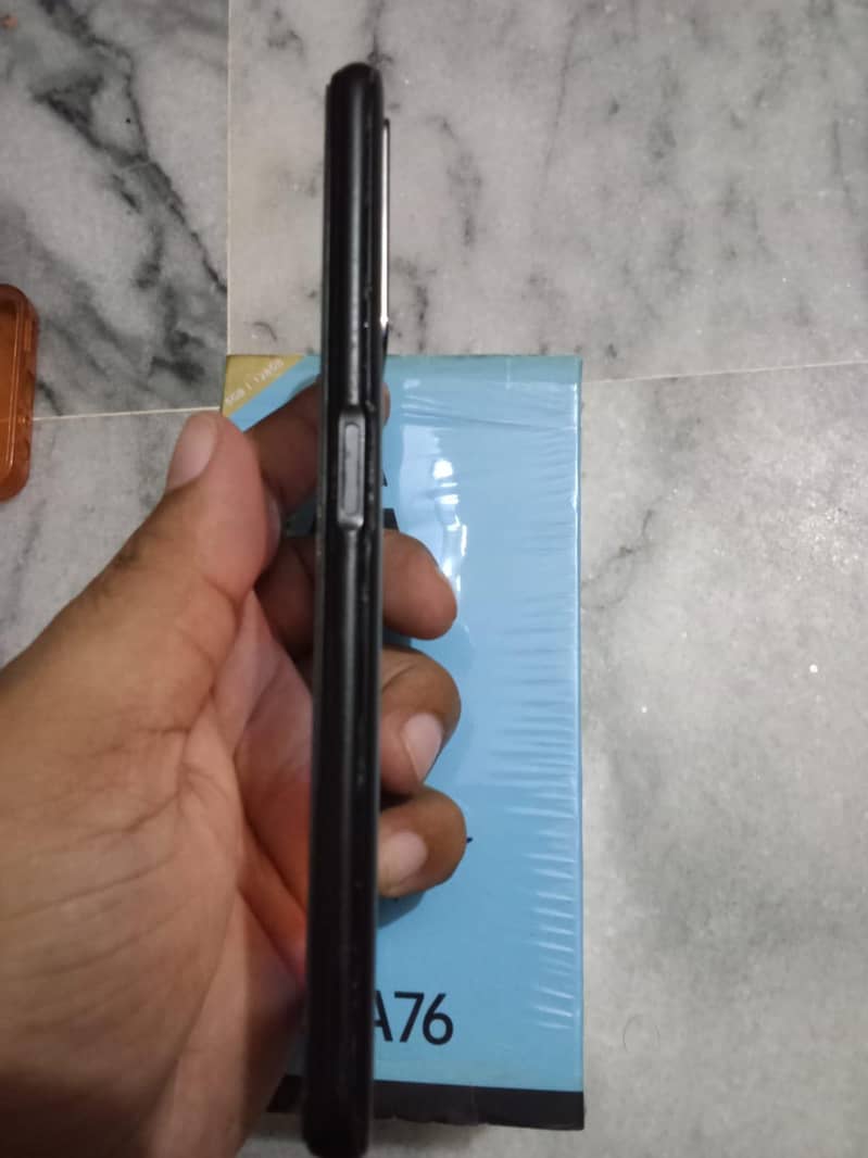 OPPO A76 3
