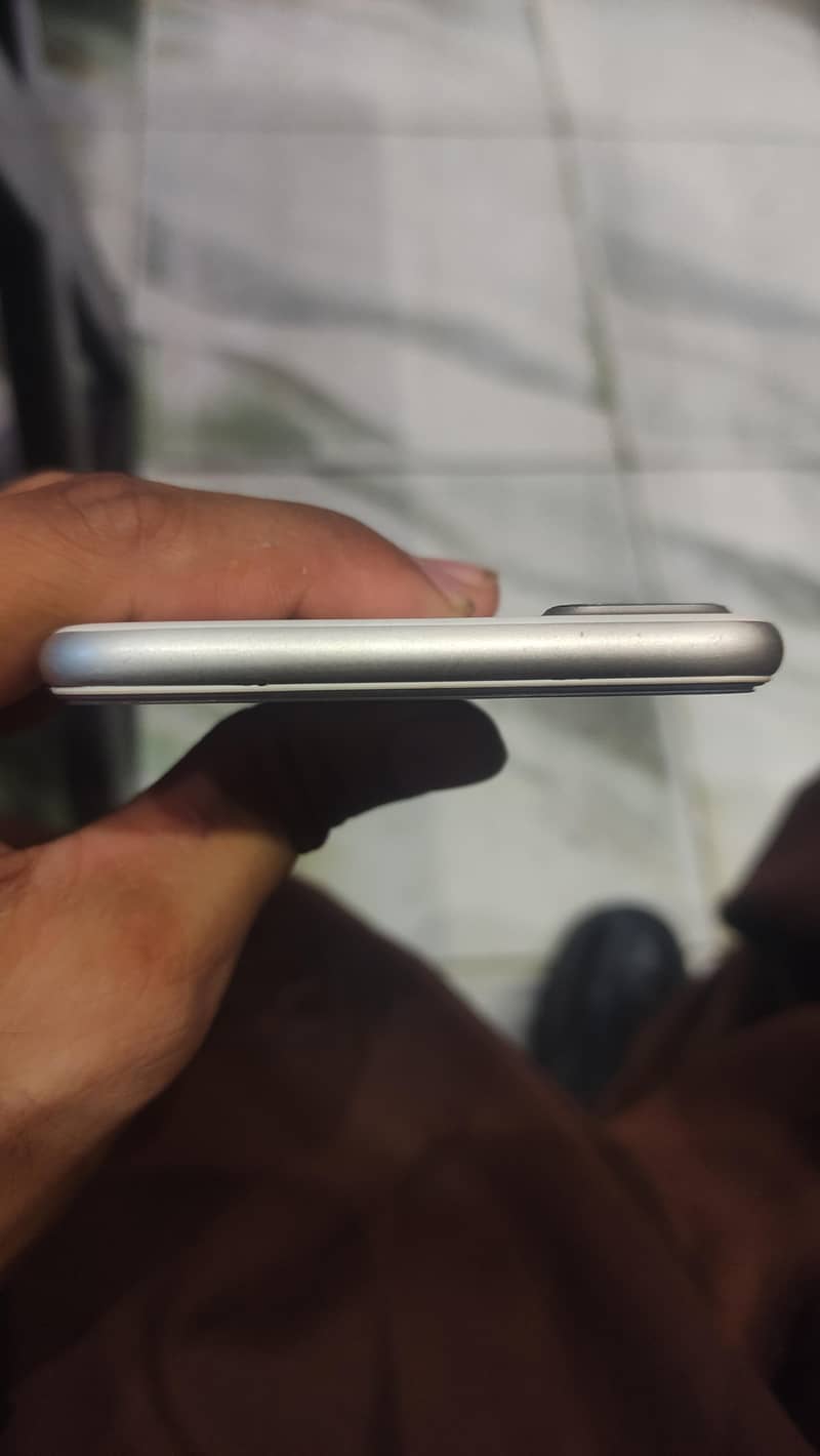 Apple iPhone 7 Plus 5