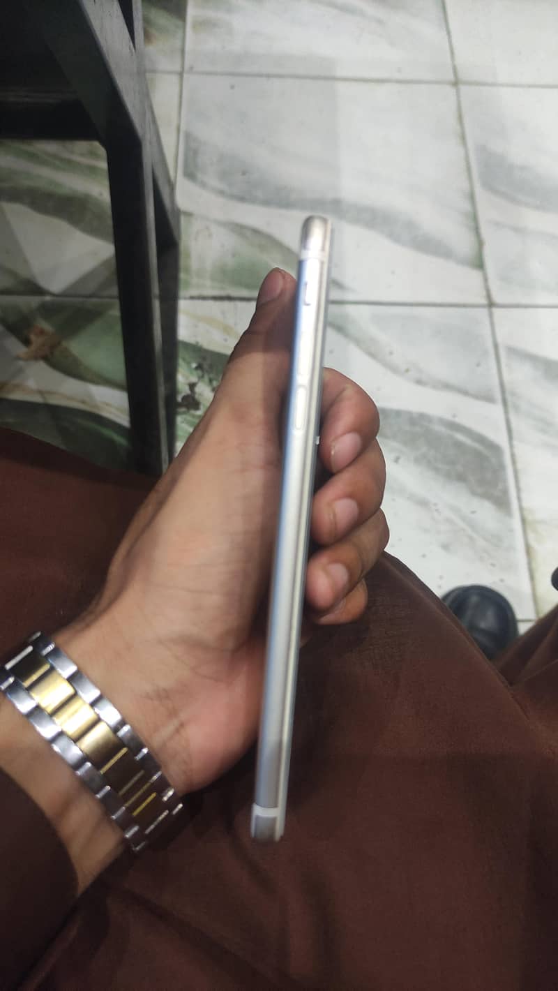 Apple iPhone 7 Plus 8