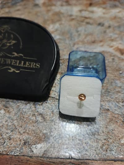 Gold Nose Pin